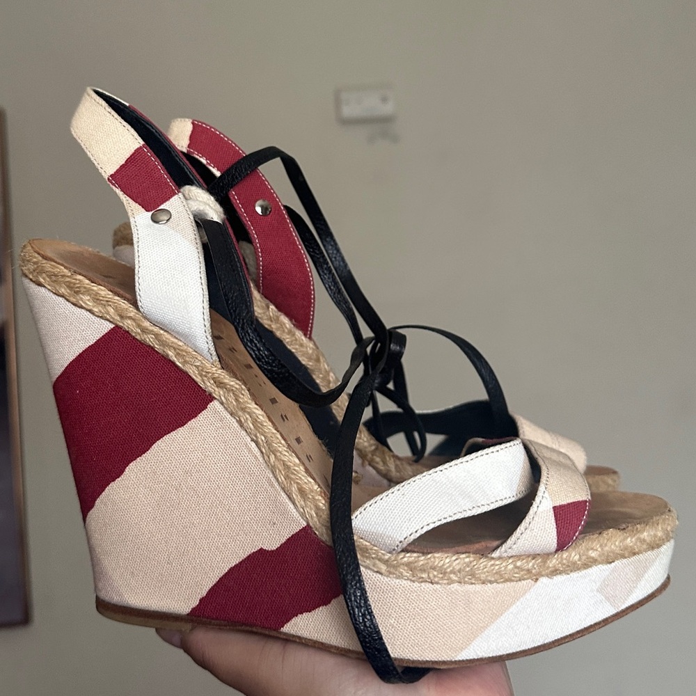 Burberry House Check Espadrille Wedges Size 9.5 Color block red strappy‎ 5” heel